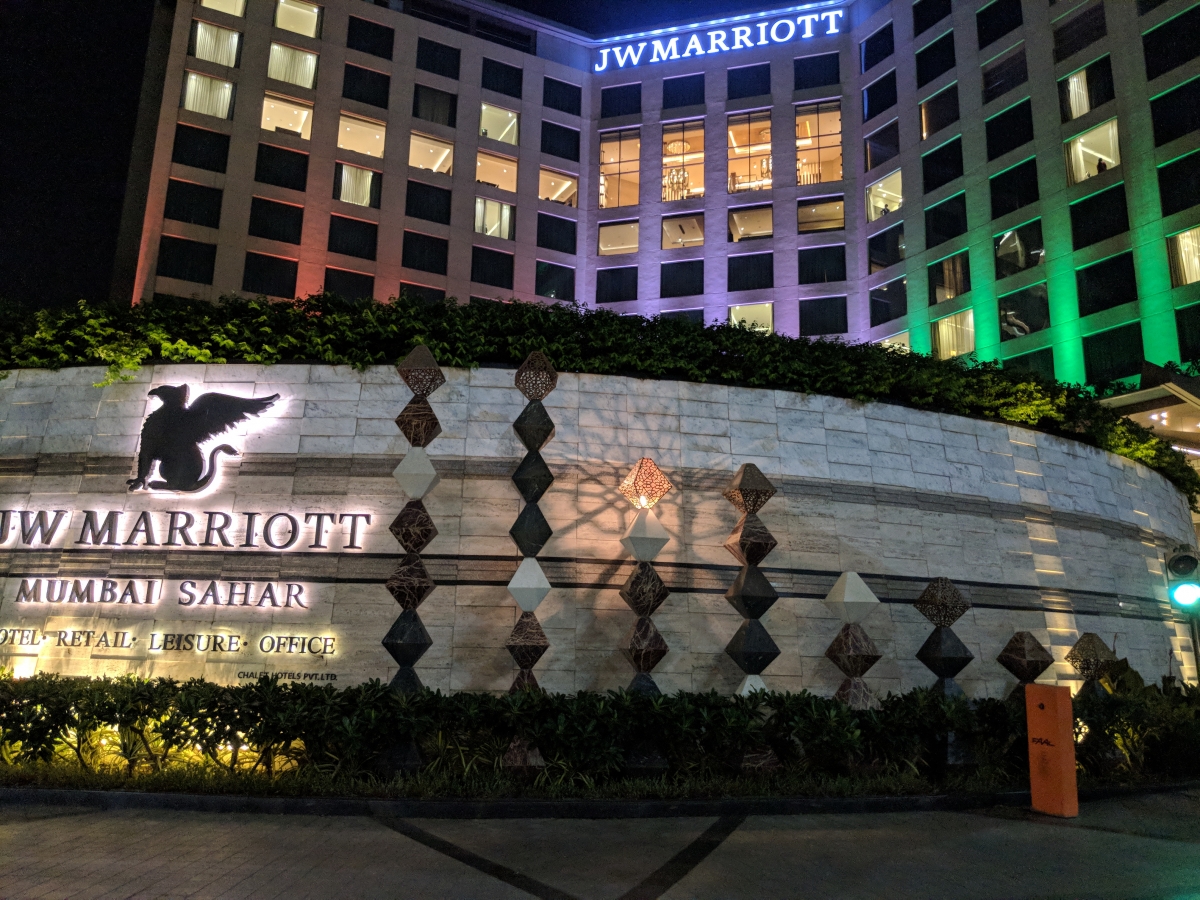 Google Pixel 2 XL camera sample: low light, auto mode Google Pixel 2 XL camera samples