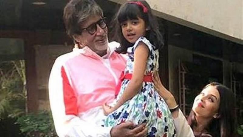 Amitabh Bachchan and his granddaughter Aaradhya Amitabh Bachchan and his granddaughter Aaradhya