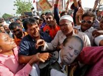 Pakistan PM's effigy burnt in lucknow