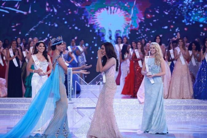Manushi Chhillar was crowned Miss World 2017 by outgoing titleholder Stephanie Del Valle Manushi Chhillar was crowned Miss World 2017 by outgoing titleholder Stephanie Del Valle