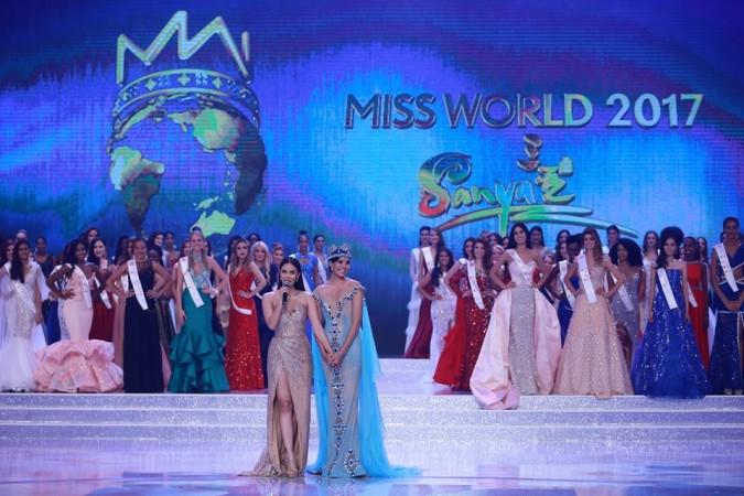 Miss World 2017 winner Manushi Chhillar is seen with outgoing titleholder Stephanie Del Valle Miss World 2017 winner Manushi Chhillar is seen with outgoing titleholder Stephanie Del Valle