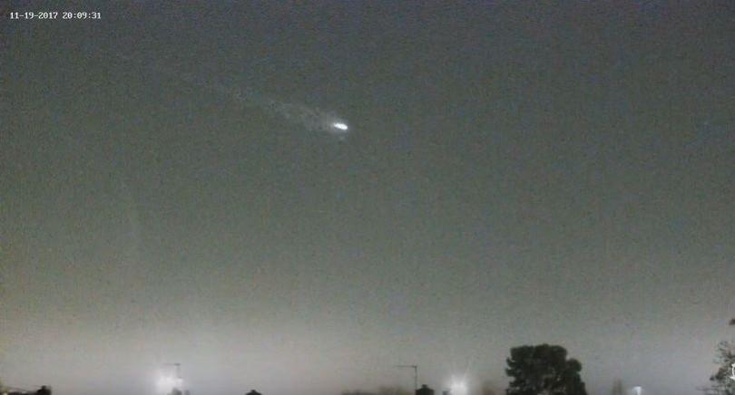 The unknown bright object flashing across the sky at Heathrow Airport. ufo