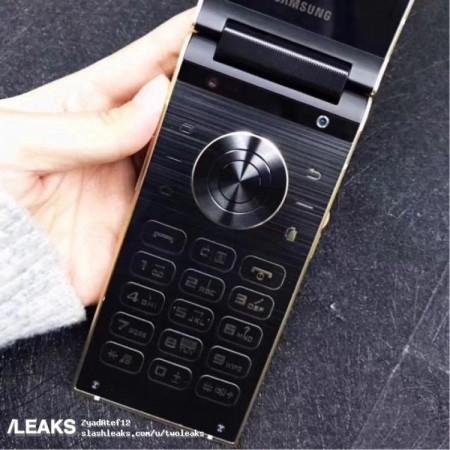 Samsung SM-W2018 flip phone appears in leaked photos. Samsung SM-W2018 flip phone