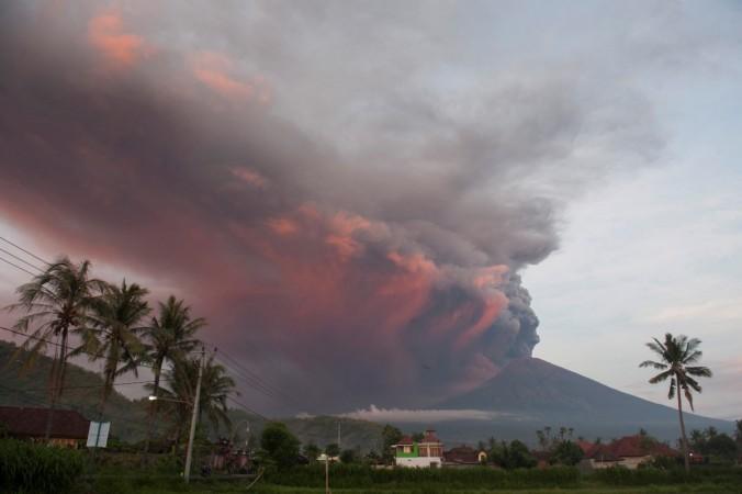 Mount Agung volcano erupts as seen from Culik Village, Karangasem, Bali, Indonesia November 26, 2017 Mount Agung