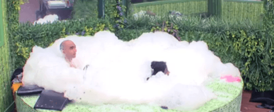 Arshi Akash take bubble bath together Arshi Khan and Akash Dadlani