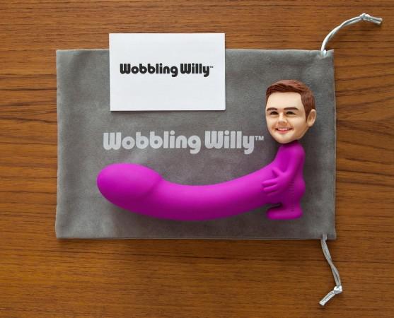 The Wobbling Willy comes in a classy faux-suede pouch. willy