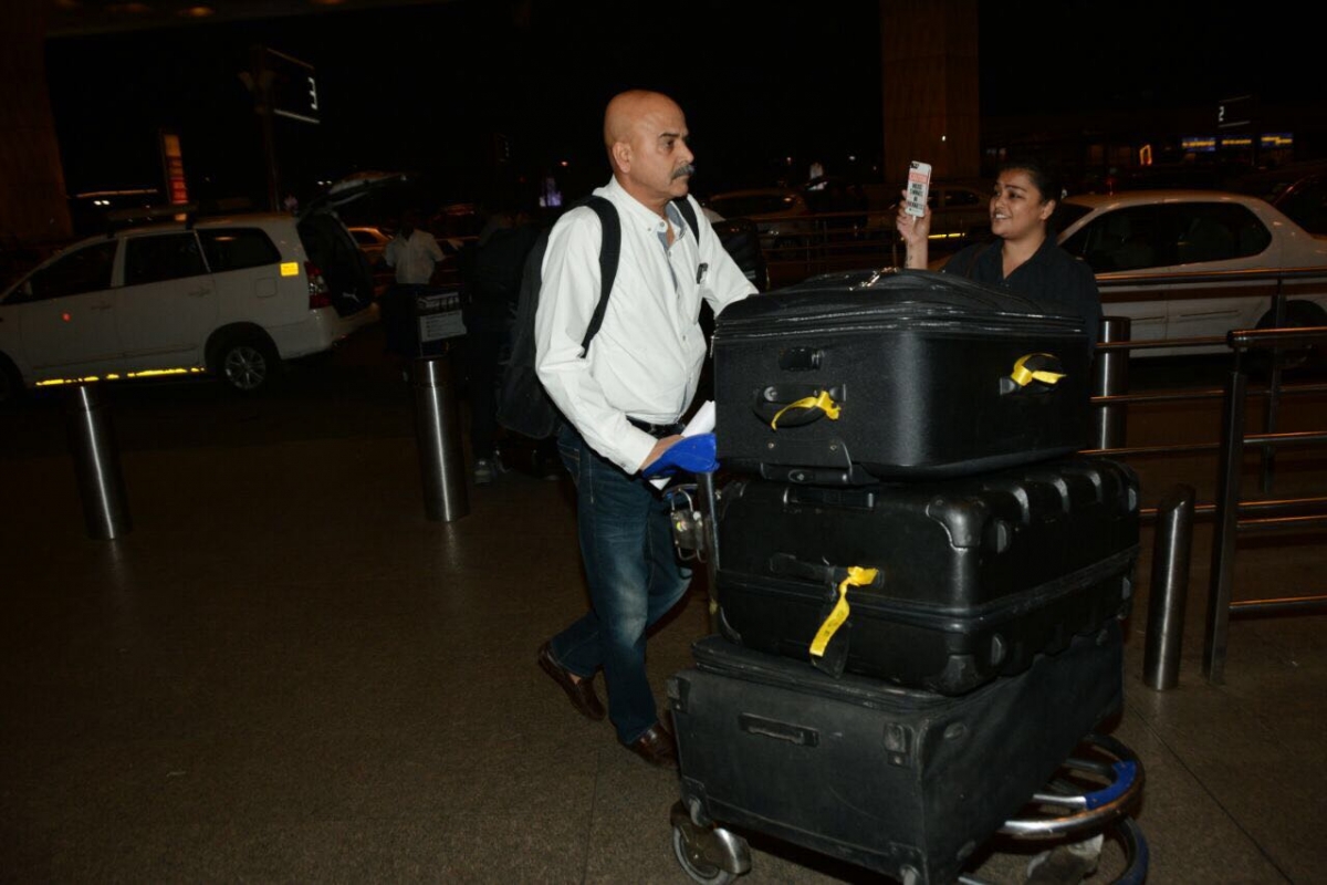 Anushka Sharma and family at the airport