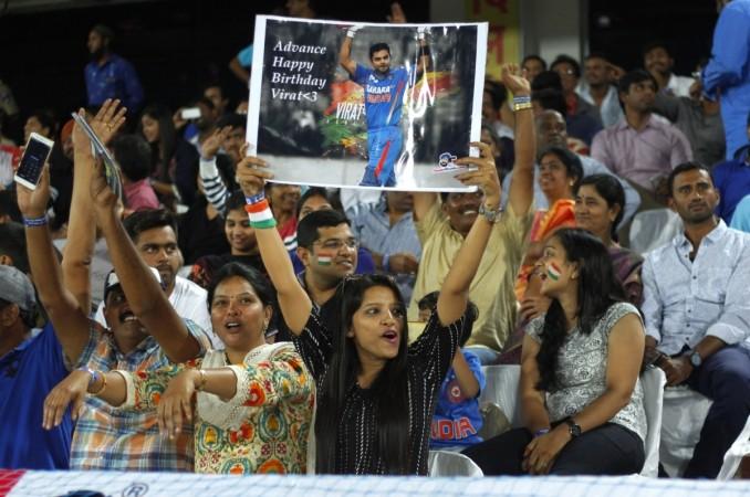Female fans of Virat Kohli female fans, kohli