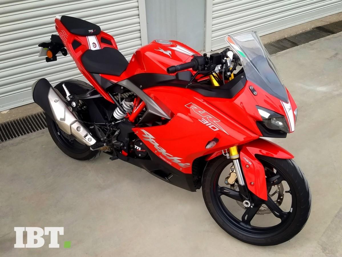 Indian tri-colour at the top right corner of windshield cannot go unnoticed TVS Apache RR 310