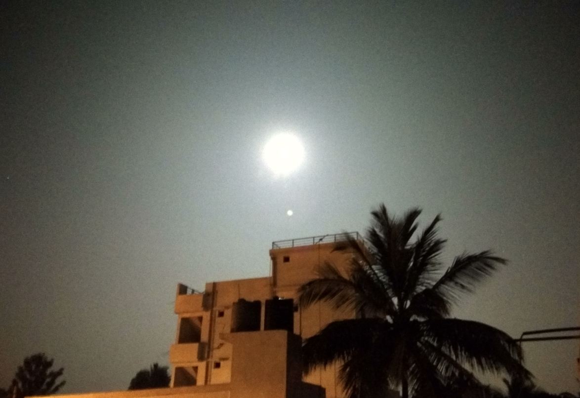 Xiaomi Redmi Y1 camera sample taken in the night without LED Xiaomi, Redmi Y1, review,camera, design,performance, price, specifications, availability