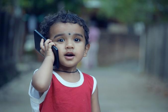 Dangers of kids using smartphones Dangers of kids using smartphones