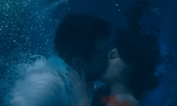 Saif and Isha kissing scene in Kaalakaandi Saif and Isha kissing scene in Kaalakaandi