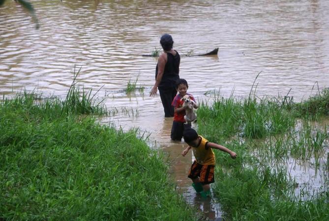 Philippines typhoon kills 32; search and rescue operations pick up pace ...