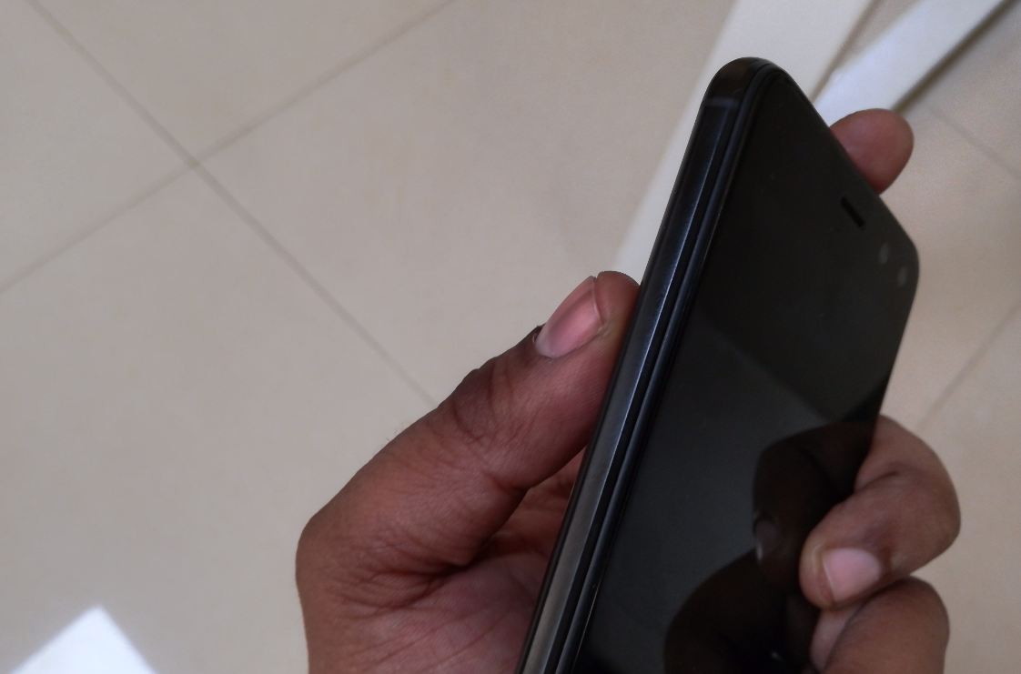 Intex Elyt Dual comes with clean smooth surface with no physical keys on the left side Intex, Elyt Dual, review, performance, design, display, camera,battery