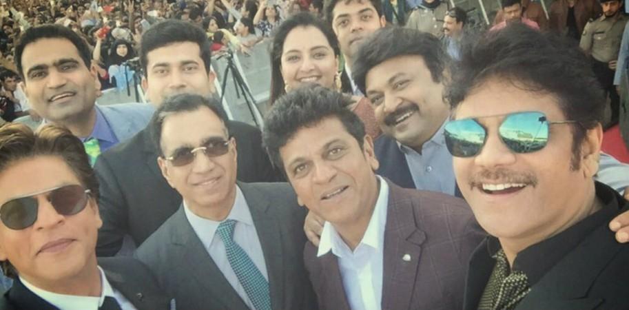 Shah Rukh Khan with Shivaraj Kumar, Nagarjuna, Sivaji Prabhu and Manju Warrier in Muscat. Shah Rukh Khan with Shivaraj Kumar, Nagarjuna, Sivaji Prabhu, Manju Warrier