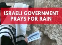 Israeli Jews pray for rain at western wall in Jerusalem