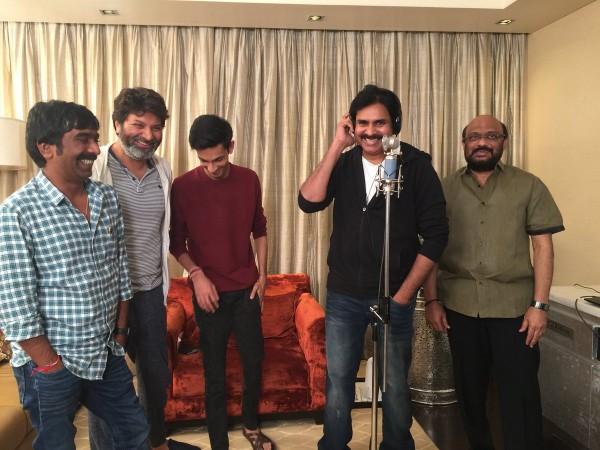 Pawan Kalyan with Agnyaathavaasi team Pawan Kalyan with Agnyaathavaasi team