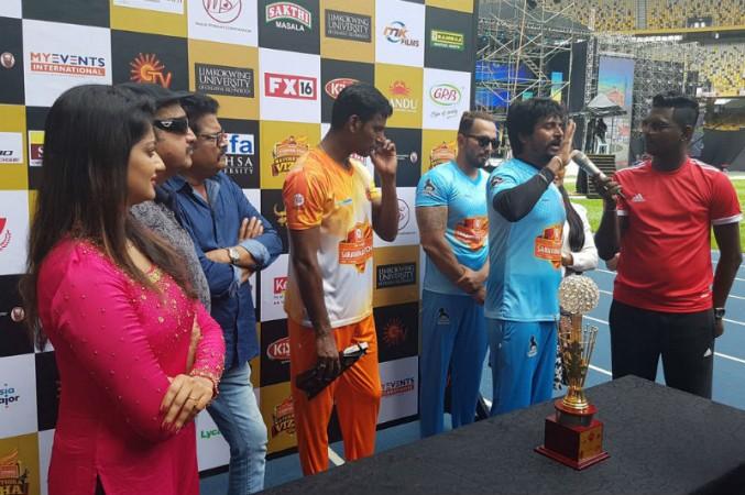 Sivakarthikeyan gearing up for the Cricket Match at Natchathira Vizha 2018. Sivakarthikeyan gearing up for the Cricket Match at Natchathira Vizha
