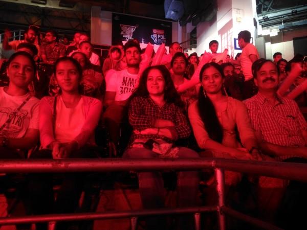 Photo of Madhu Kumar (R) and his family at Nehru Indoor Stadium on Saturday Chennai PBL Fans