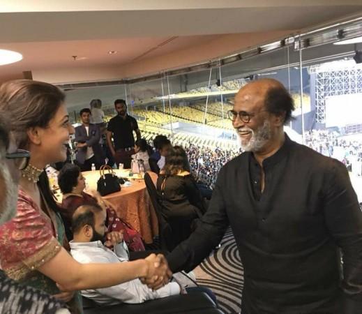 Kajal Aggarwal's fan girl moment with superstar Rajinikanth at Natchathira Vizha 2018 Kajal Aggarwal's fan girl moment with superstar Rajinikanth at Natchathira Vizha 2018