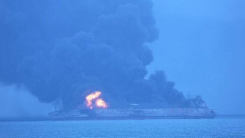 Representational Image Iranian tanker collides with Chinese vessel