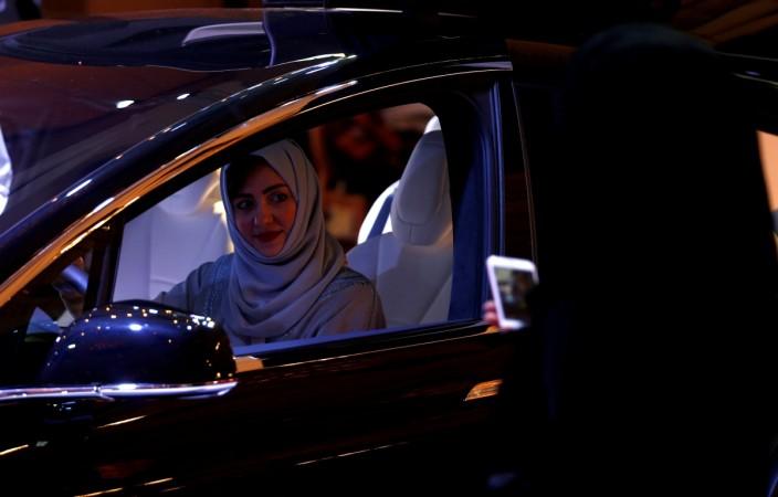 Women in Saudi Arabia would be allowed to drive legally by June 2018 saudi woman driving