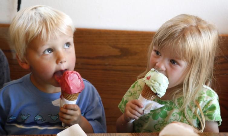 Representational Image Children eating ice cream