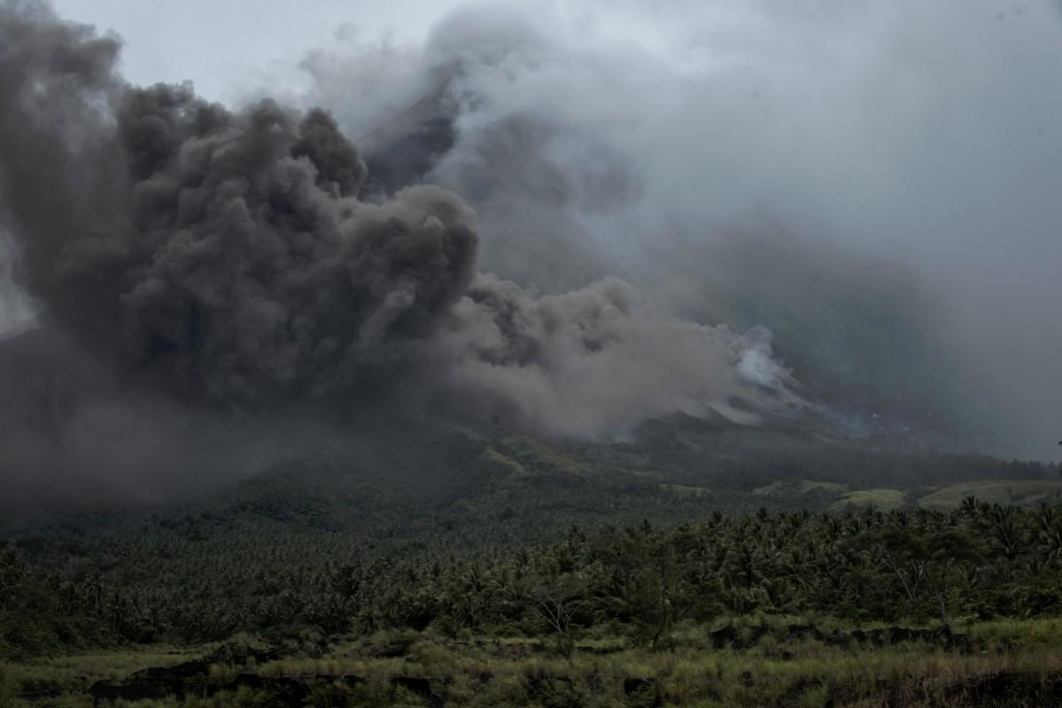 Pyroclastic cloud is being spewed by lava emissions of Mayon volcano on January 17, 2018 in Camalig, Albay in the Philippines. Mount Mayon