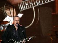 Neil Diamond retires from touring after Parkinsons diagnosis
