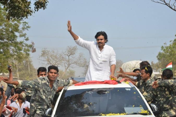 Chappal hurled at Power Star Pawan Kalyan during roadshow in Khammam - IBTimes India