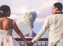 Couple weds dangerously close to Mayon volcano