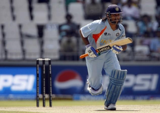 Dhoni in action during the ICC World T20 2007 in South Africa. MS Dhoni