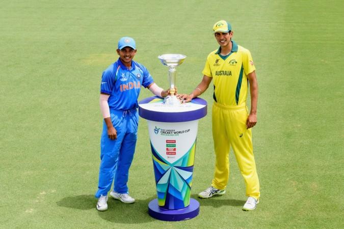 India and Australia captains Prithvi Shaw (left) and Jason Sangha pose with the U-19 World Cup 2018 trophy. U-19 World Cup final