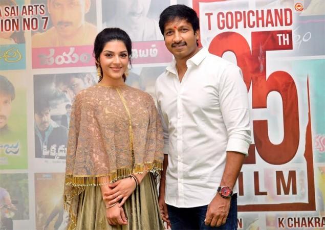 Gopichand with Mehreen Kaur Pirzada at his 25th film Pantham launch Gopichand with Mehreen Kaur Pirzada at his 25th film Pantham launch