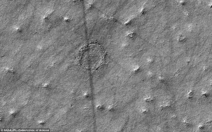 crater, nasa, MRO,
