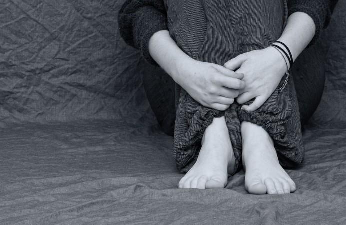Representational Image depres woman