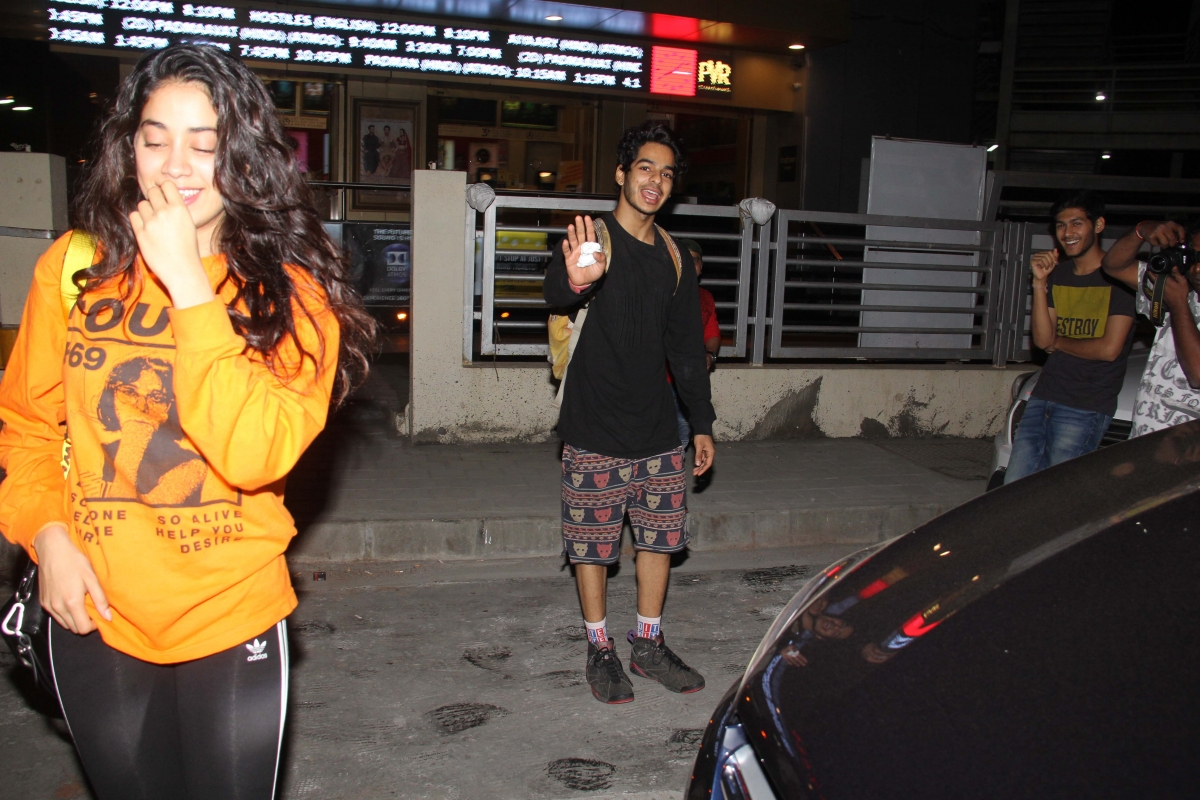 Ishaan Khattar, Janhvi Kapoor on a movie date Ishaan Khattar, Janhvi Kapoor on a movie date
