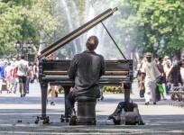 Music professor Kevin Holm-Hudson