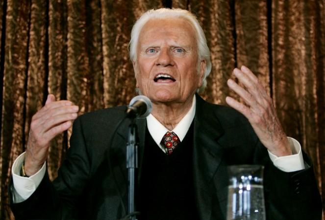 Evangelist Billy Graham speaks to members of the media at a news conference in New York, US June 21, 2005. Evangelist Billy Graham speaks to members of the media at a news conference in New York, U.S. June 21, 2005.