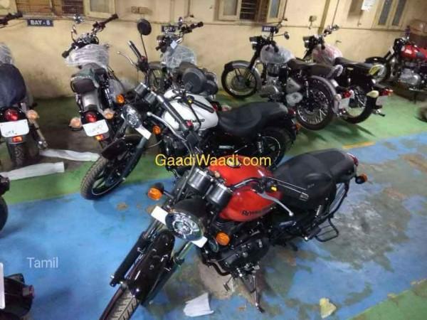 Royal Enfield Thunderbird 350X will be offered bright red and white. Royal Enfield Thunderbird 350X