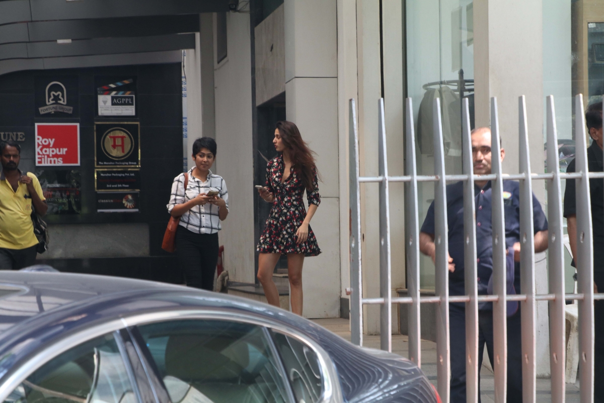 Disha Patani outside Ashutosh Gowariker's office Disha Patani outside Ashutosh Gowariker's office