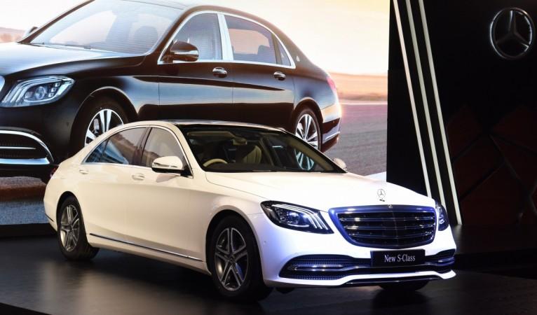 New Mercedes-Benz S-Class feature minor exterior changes. New Mercedes-Benz S-Class