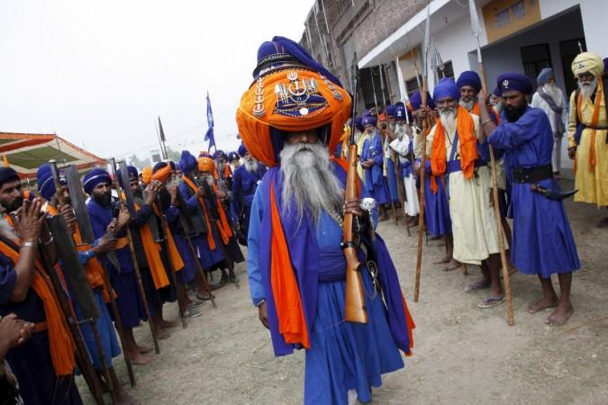 Major Singh (C), a Holla Mohalla
