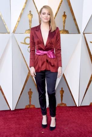 Emma Stone attends the 90th Annual Academy Awards at Hollywood & Highland Center on March 4, 2018 in Hollywood, California. Emma Stone attends the 90th Annual Academy Awards at Hollywood & Highland Center on March 4, 2018 in Hollywood, California.