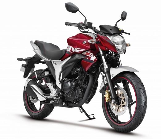 The 2018 Gixxer series looks sporty with new exciting graphics. 2018 Suzuki Gixxer