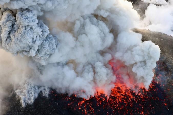 Japan's Shinmoedake volcano erupts, grounding several flights Japan's Shinmoedake volcano erupts