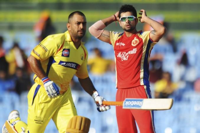 File photo of Chennai Super Kings' MS Dhoni and Royal Challengers Bangalore's Virat Kohli. MS Dhoni and Virat Kohli