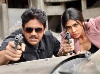 Akkineni Nagarjuna and Myra Sareen in the Telugu movie Officer