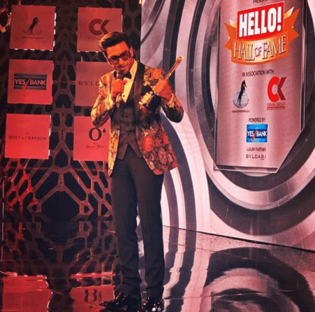 Ranveer Singh accepts the award by Hello! Hall of Fame Ranveer Singh