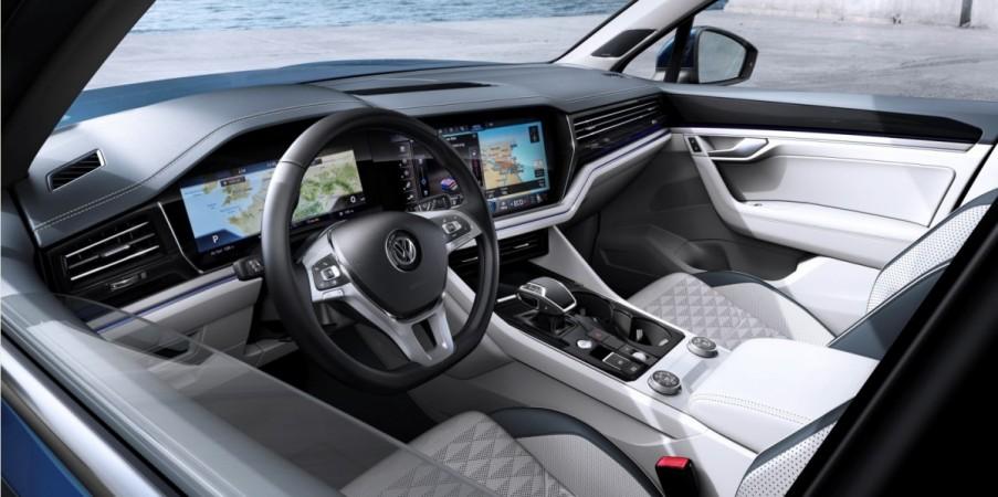 2019 Volkswagen Touareg gets high-quality dual tone upholstery. 2019 Volkswagen Touareg